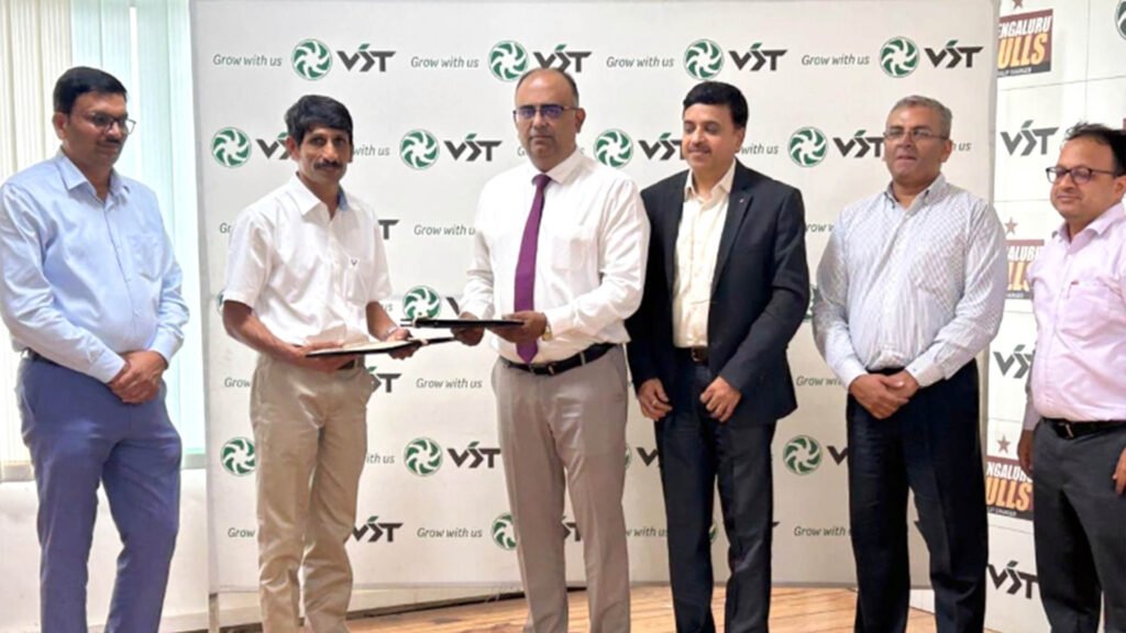 axis bank vst tractors partnership
