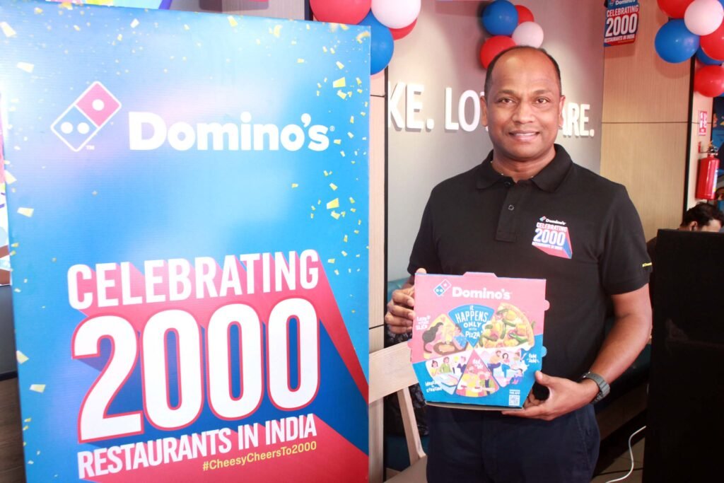 dominos pizza 2000 stores