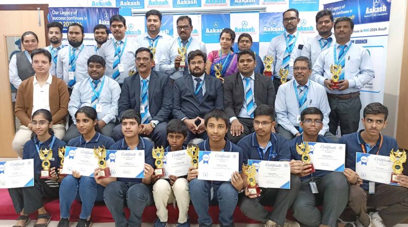 Aakash felicitated the achievers of Mathematics Olympiad