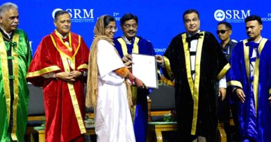 nitin gadkari at srm graduation ceremony 2025