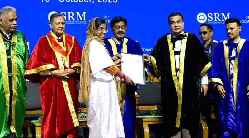 nitin gadkari at srm graduation ceremony 2025