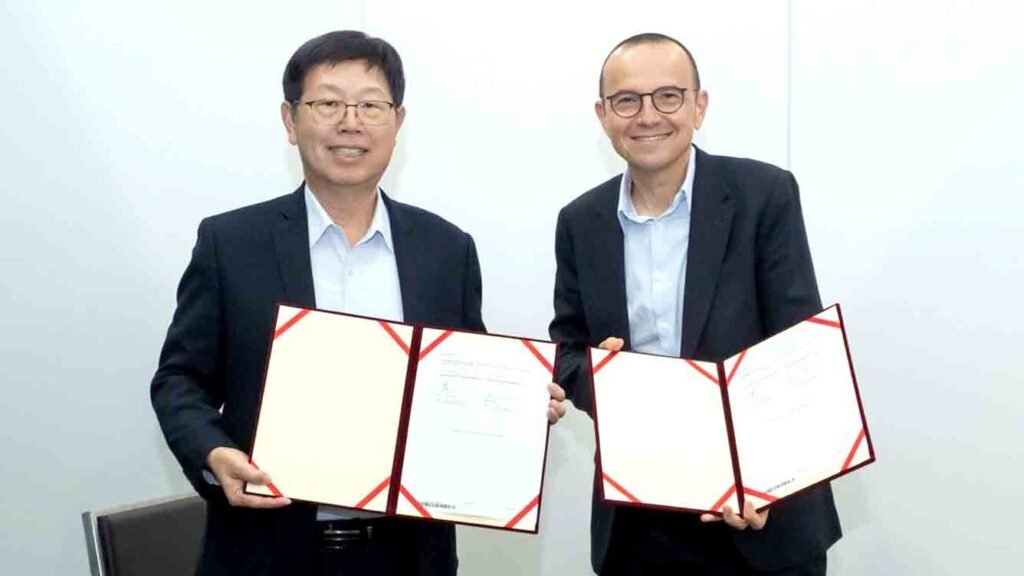 schneider electric foxconn ai data center collaboration